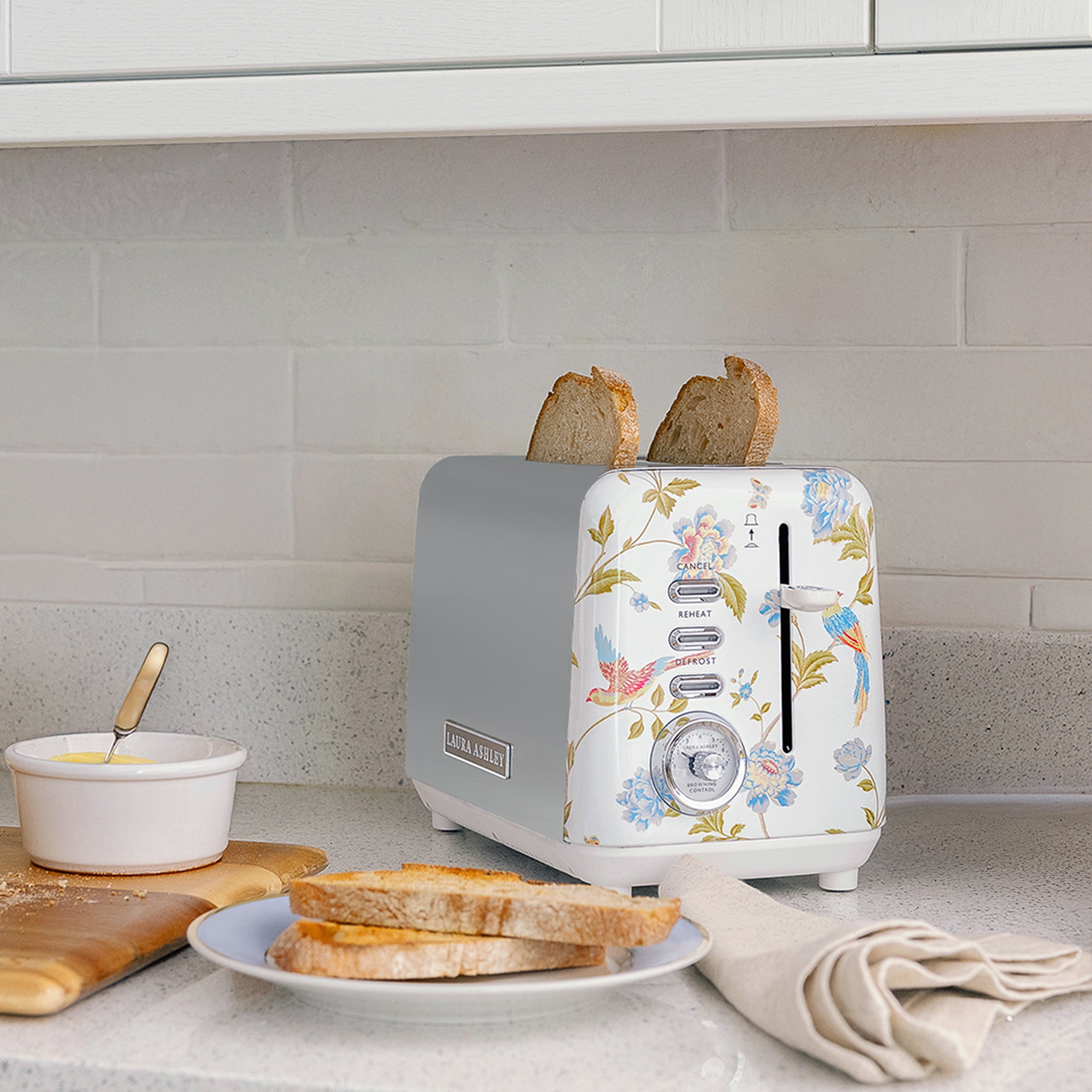 Laura Ashley’s 2-Slice Toaster – Multi-Function & 7 Heat Settings