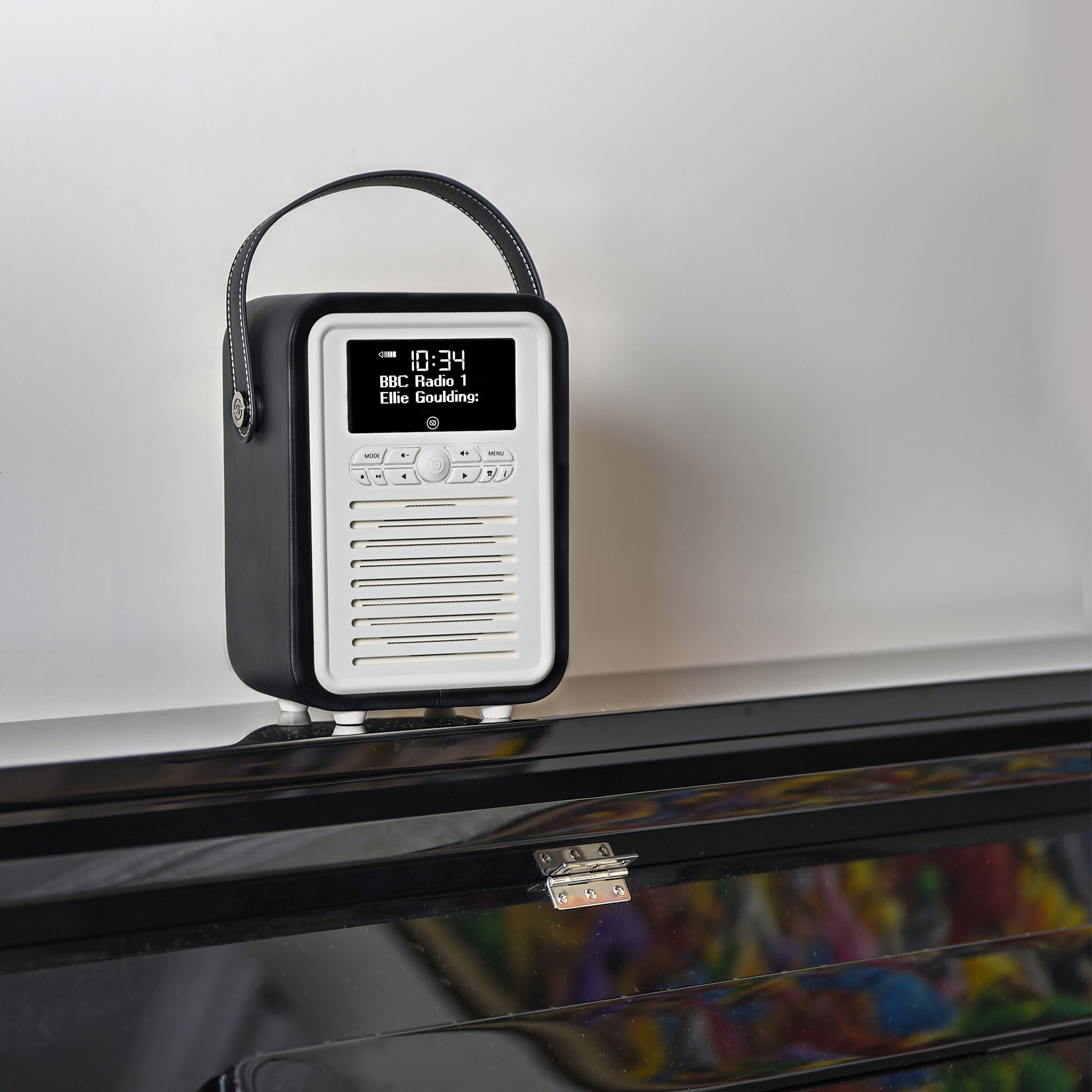 VQ’s Retro Mini –Portable Retro Radio & Bluetooth Speaker