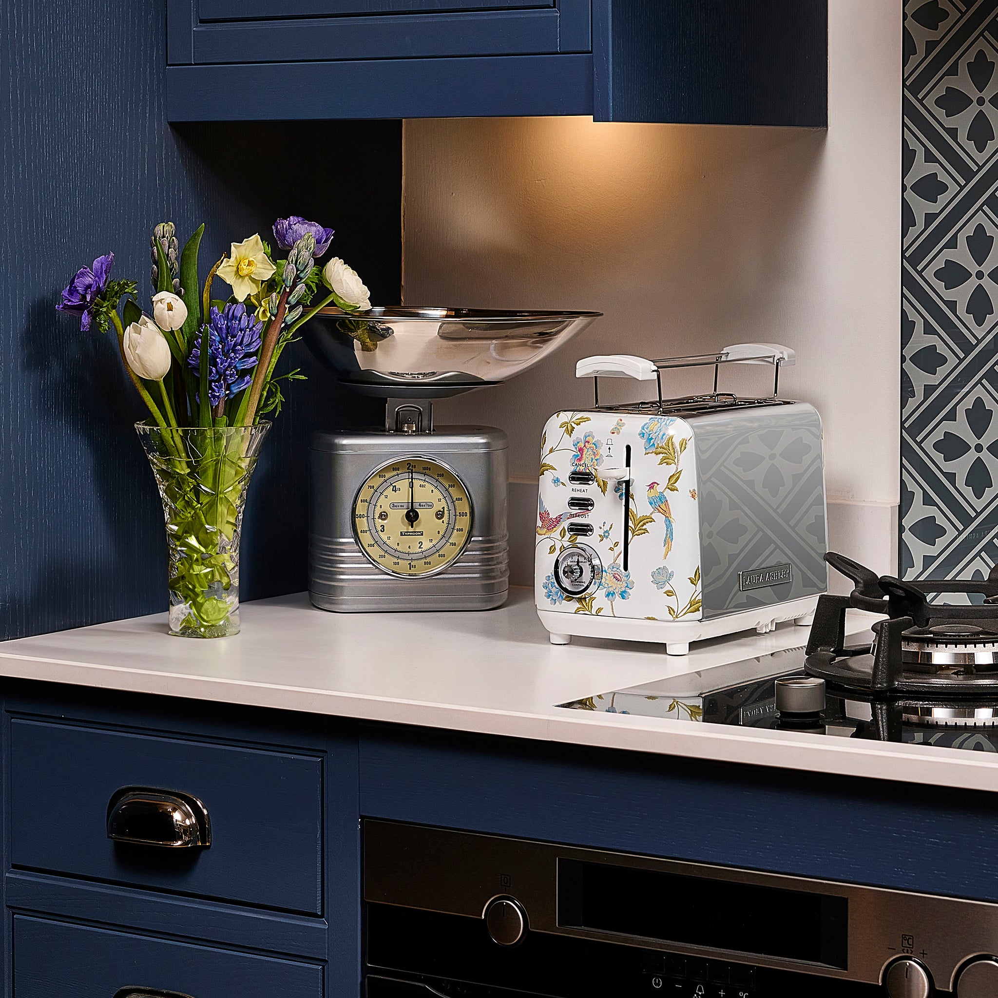 Laura Ashley’s 2-Slice Toaster – Multi-Function & 7 Heat Settings