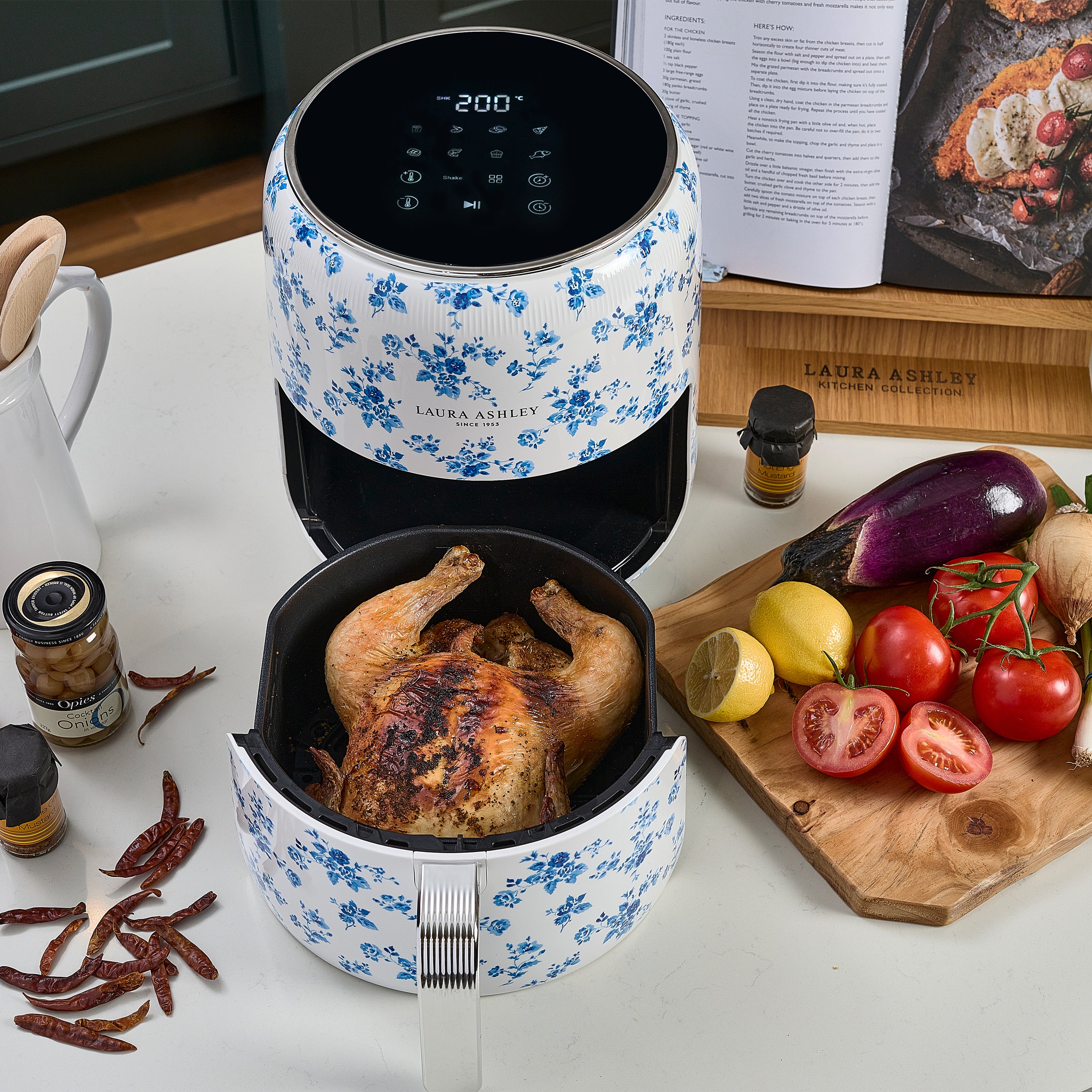 Laura Ashley’s 4.5L Digital Air Fryer – Presets & Shake Reminder