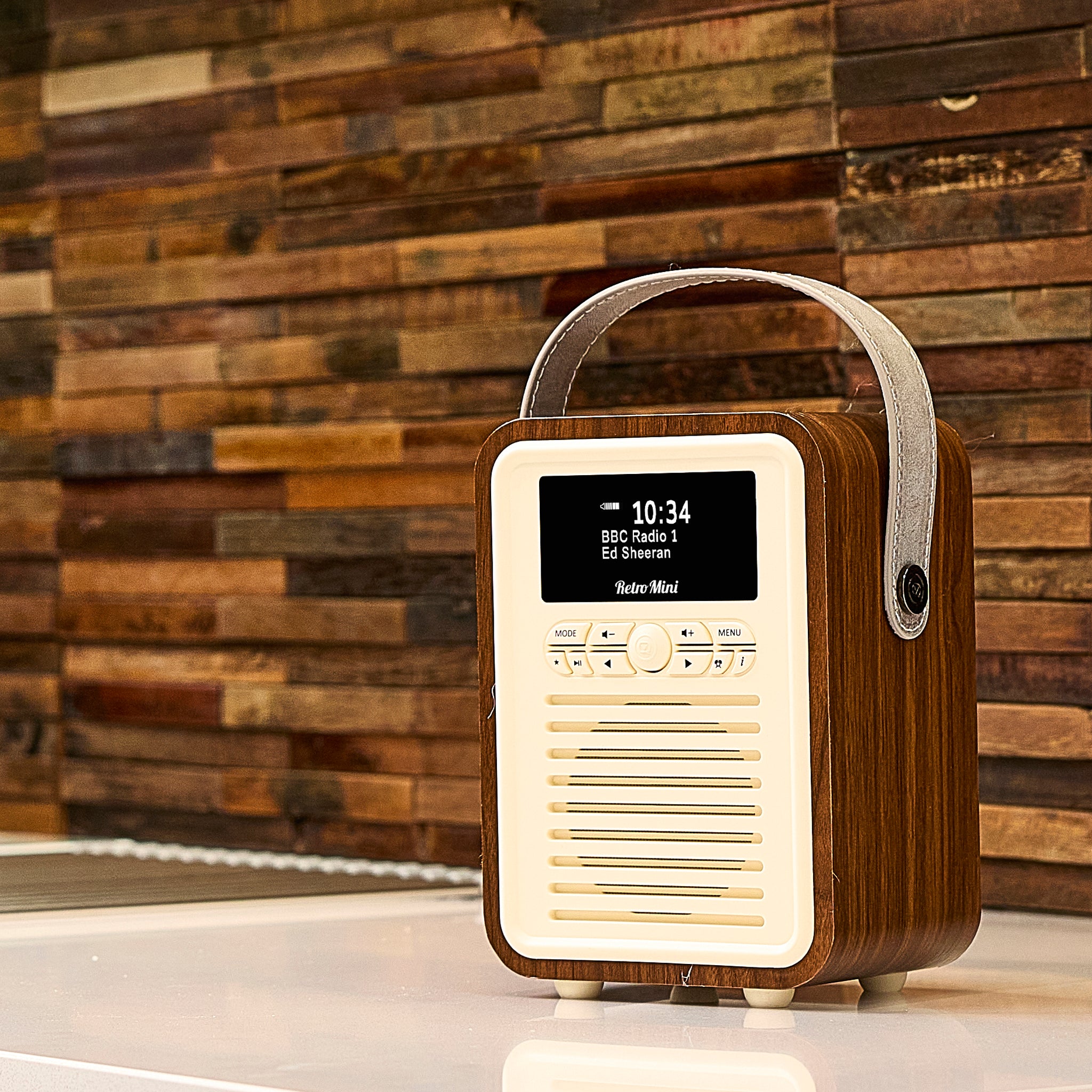 VQ’s Retro Mini –Portable Retro Radio & Bluetooth Speaker