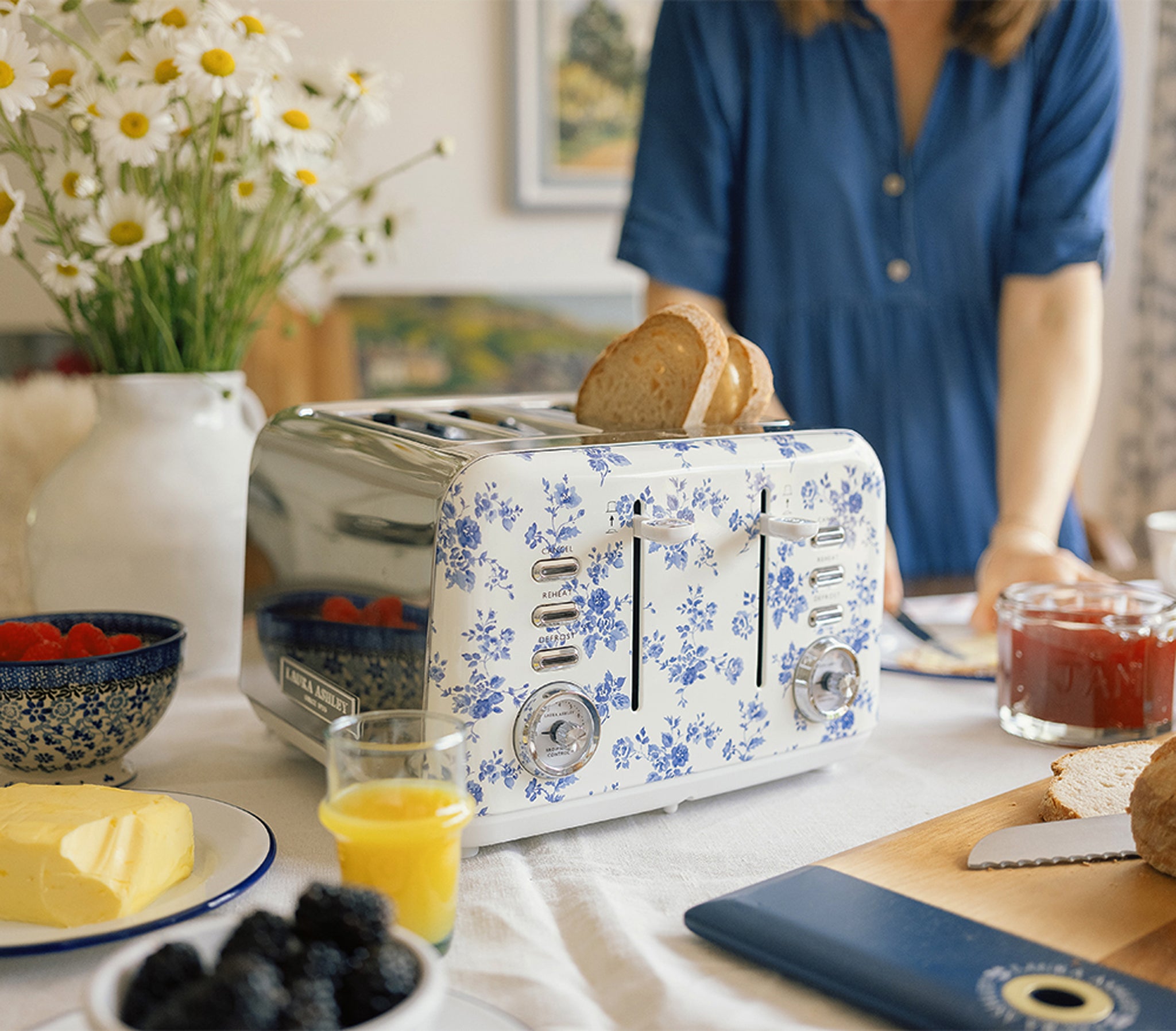 Laura Ashley - 4-Slice Toaster