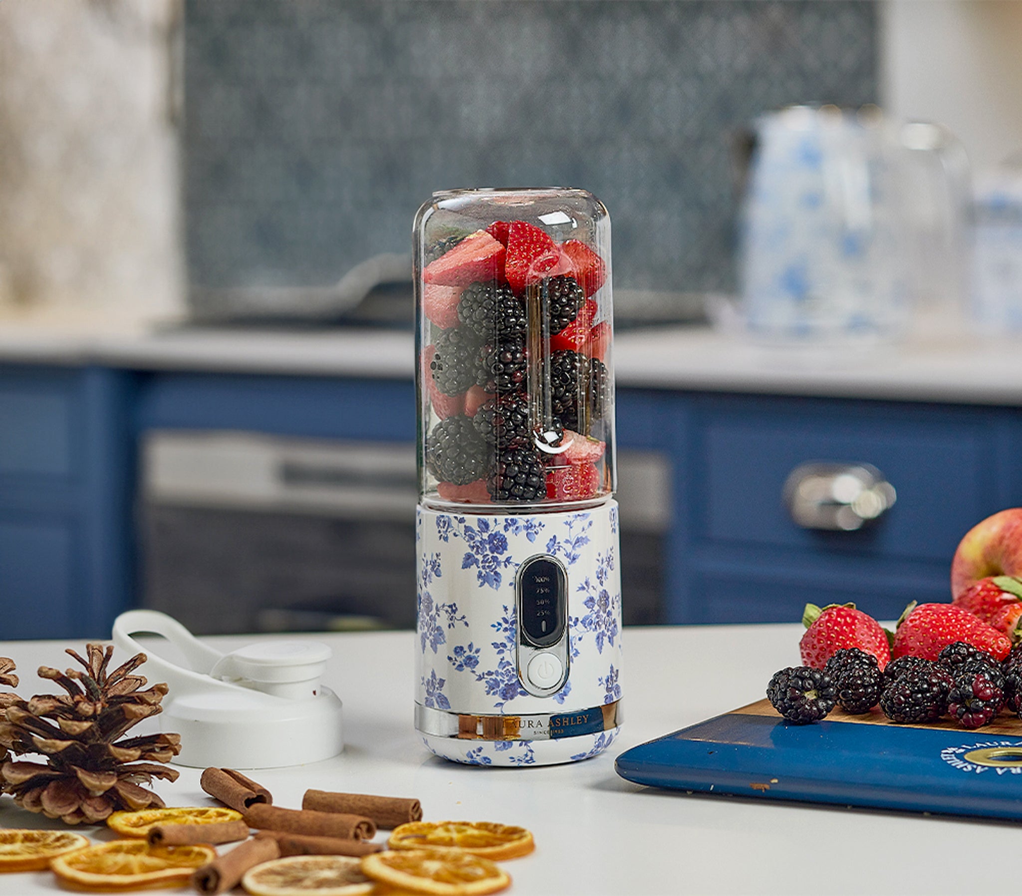 Laura Ashley’s 450ml Smoothie Maker – USB Rechargeable & Portable