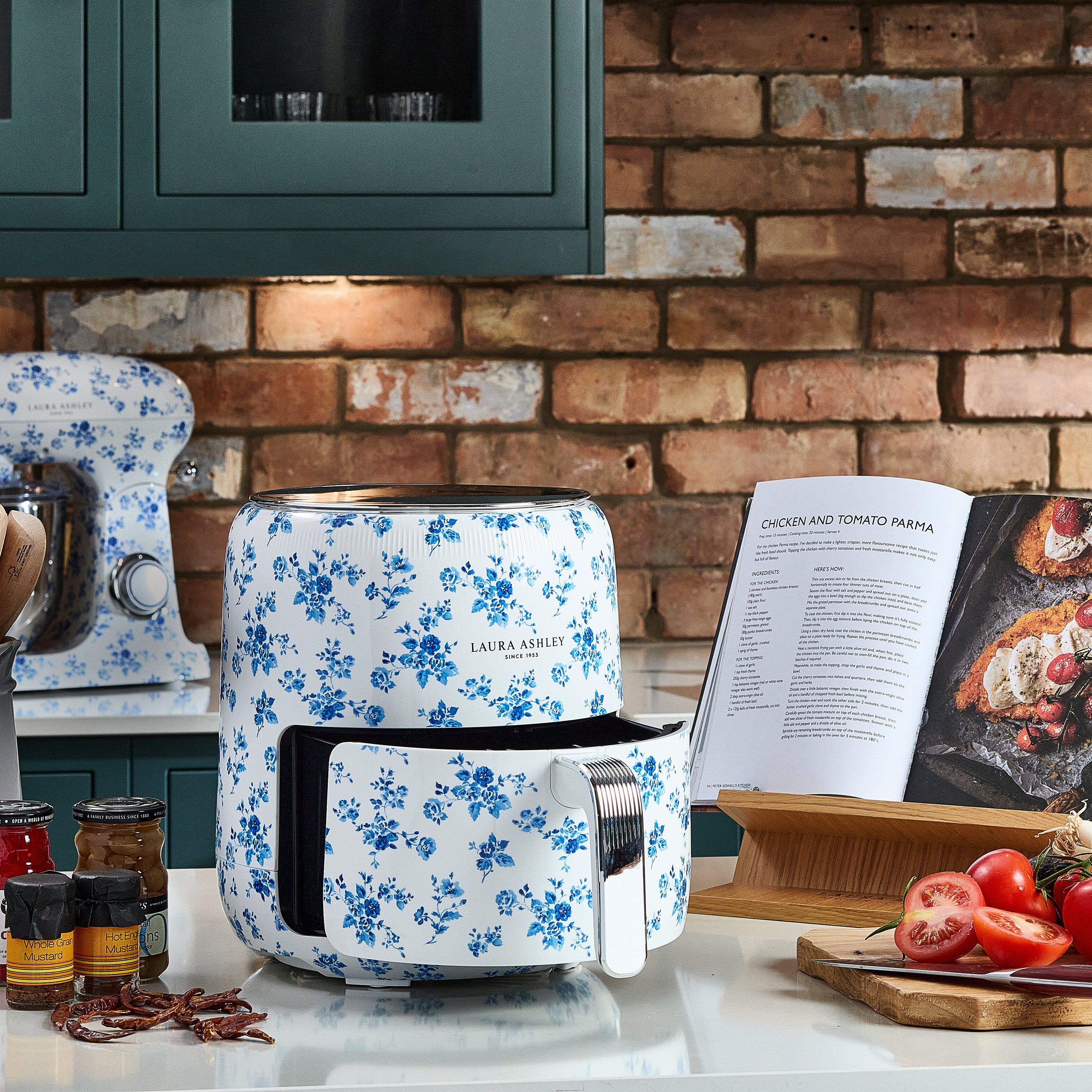 Laura Ashley’s 4.5L Digital Air Fryer – Presets & Shake Reminder