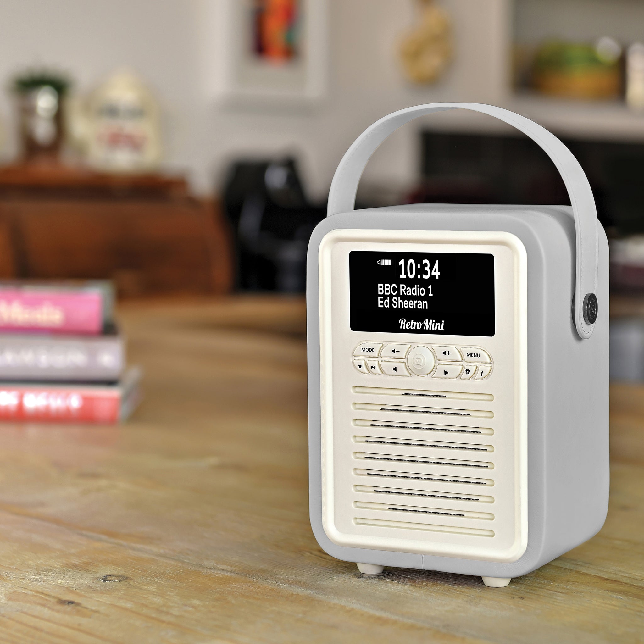 VQ’s Retro Mini –Portable Retro Radio & Bluetooth Speaker