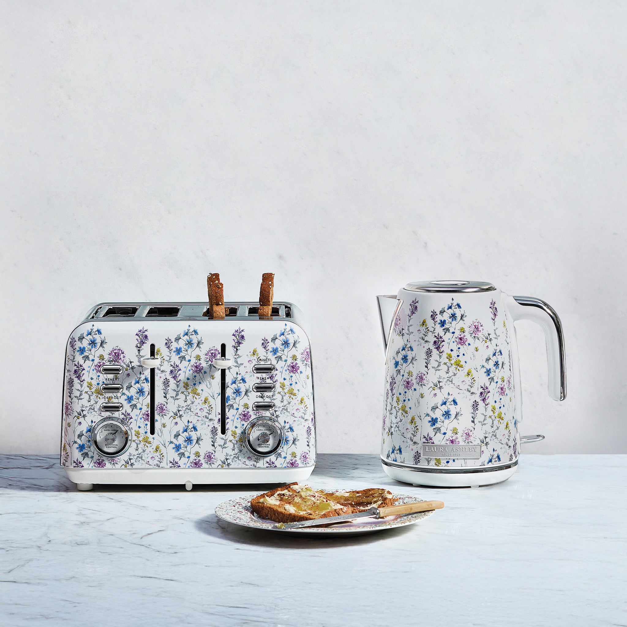 Laura Ashley’s 4-Slice Toaster – Multi-Function & 7 Heat Settings