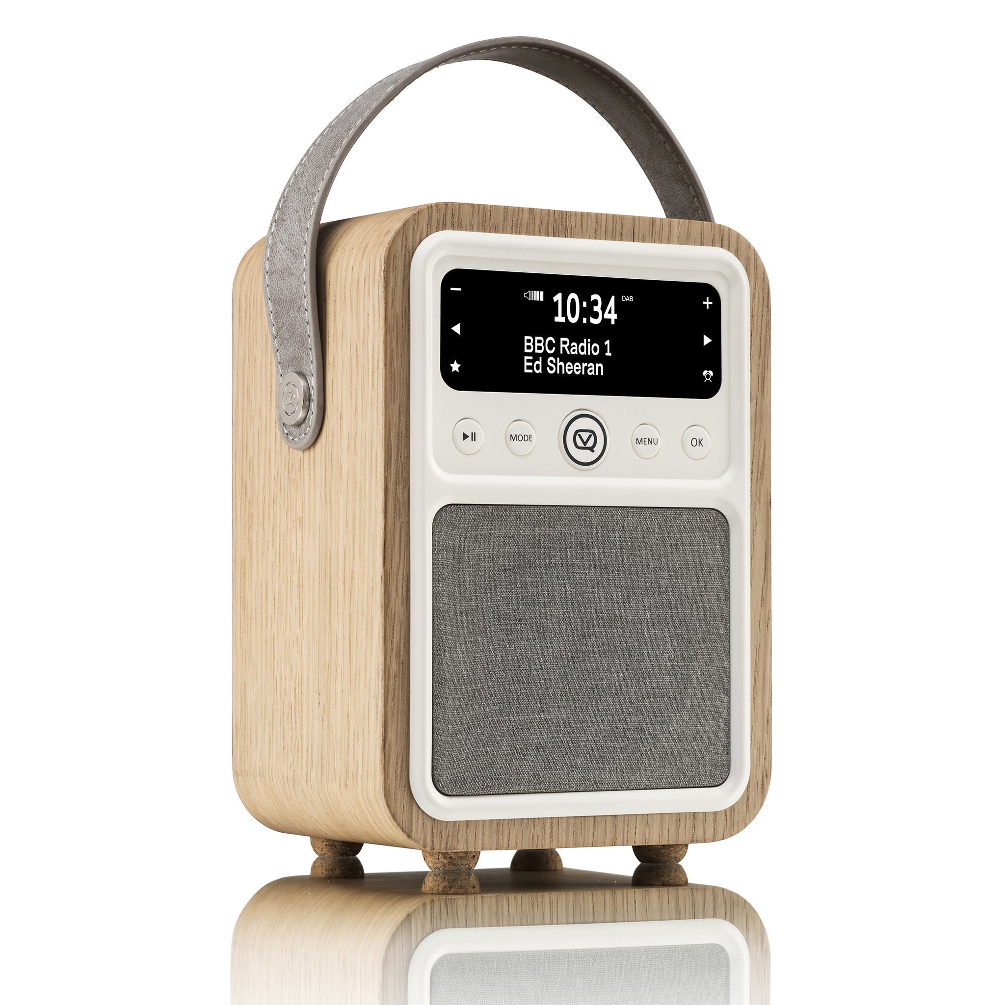 The MYVQ Monty is a beautifully modern styled DAB/DAB+ digital radio and Bluetooth speaker featuring a premium real wood case in a choice of finishes.