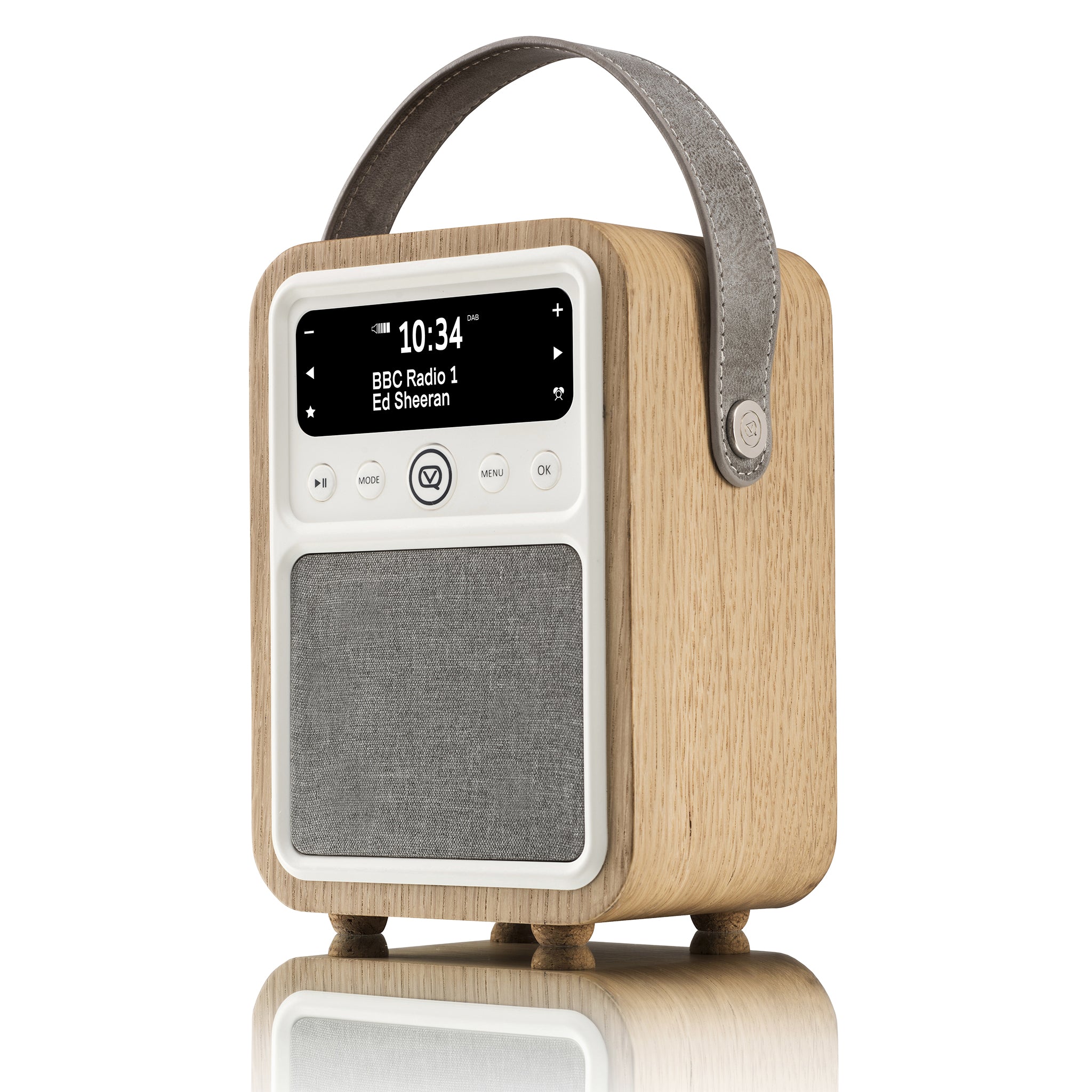 The MYVQ Monty is a beautifully modern styled DAB/DAB+ digital radio and Bluetooth speaker featuring a premium real wood case in a choice of finishes.