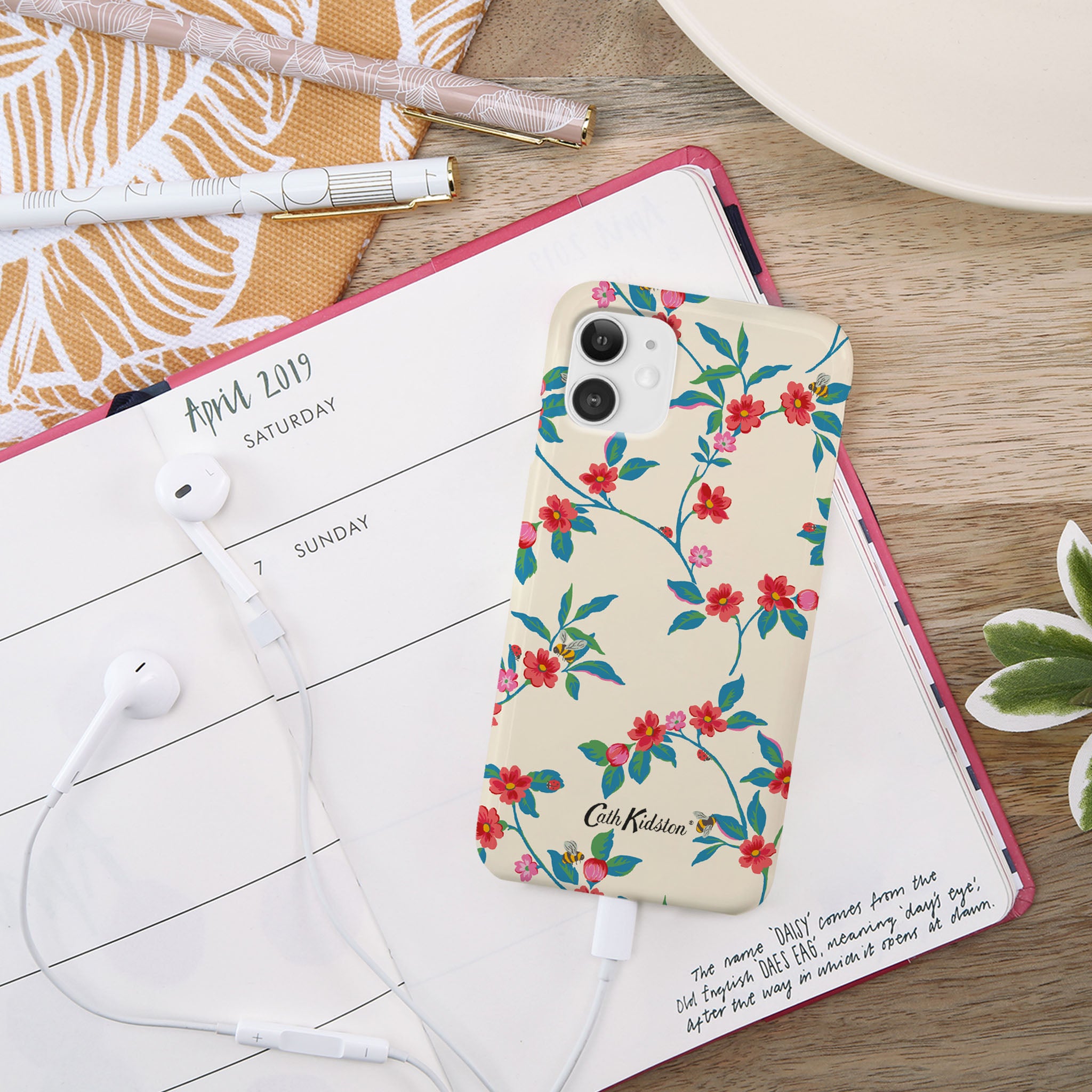 The MYVQ iPhone series 11 premium high gloss scratch-resistant phone case. Featuring a luxurious microfiber insert to cradle and protect your smartphone device.