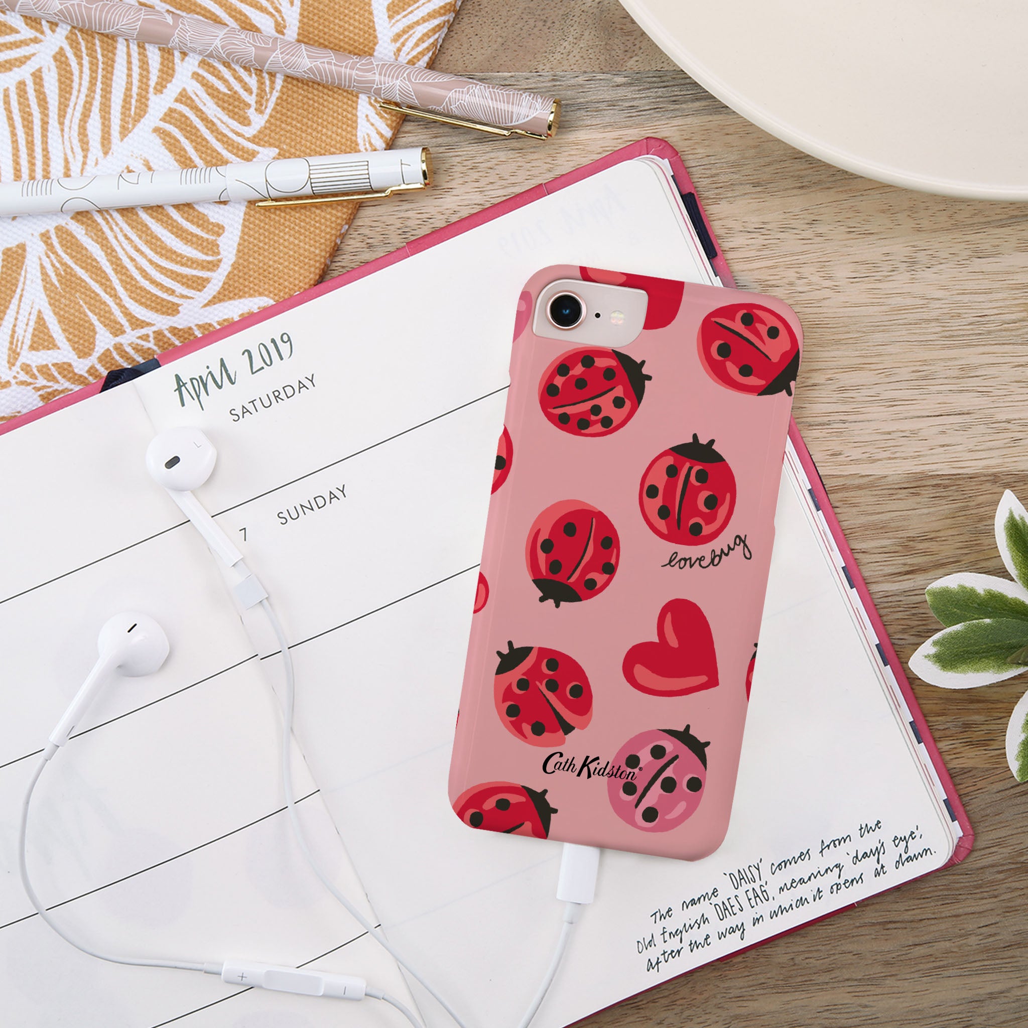 The MYVQ iPhone series 6/7/8 premium high gloss scratch-resistant phone case. Featuring a luxurious microfiber insert to cradle and protect your smartphone device.