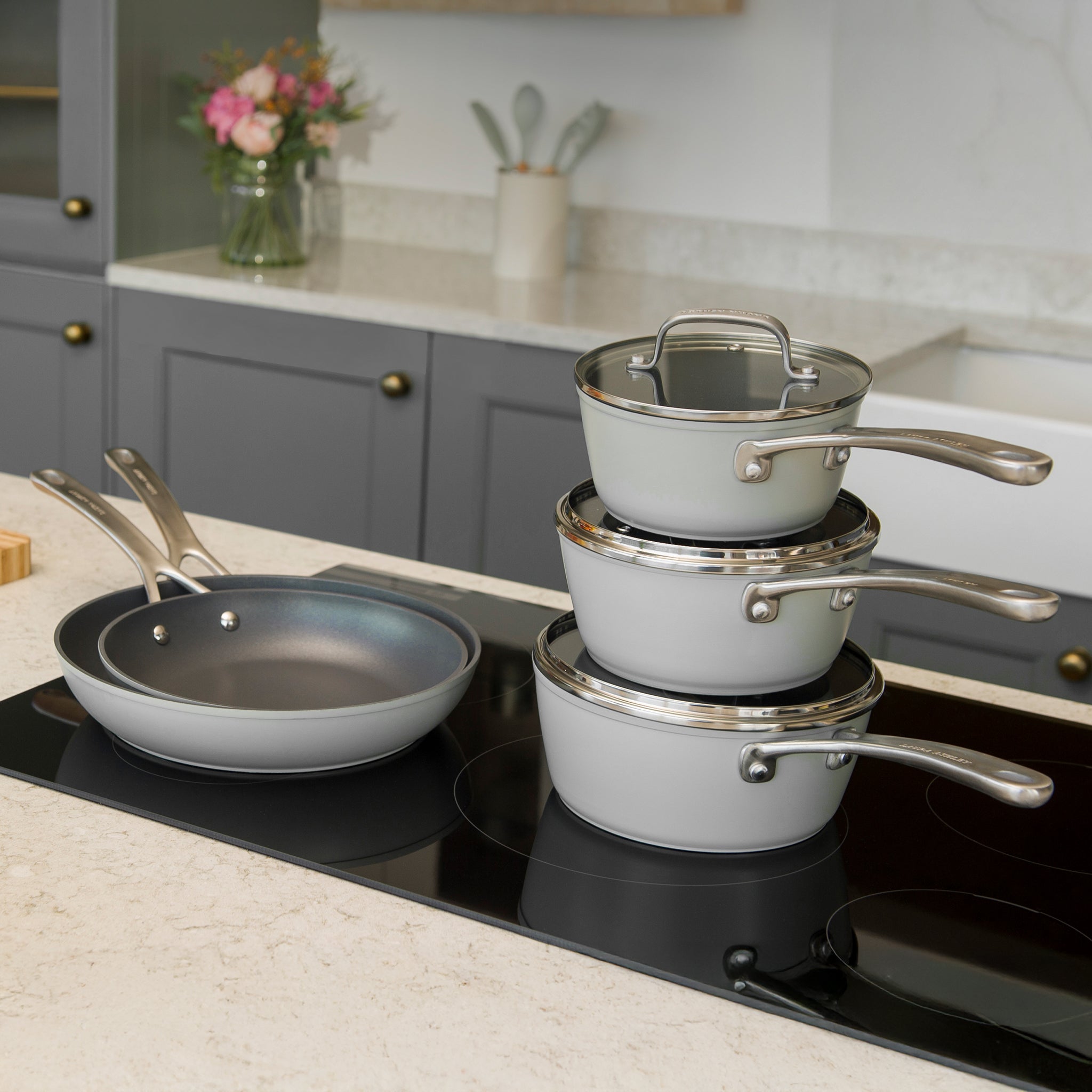 Laura Ashley 5 Pcs Non-Stick Cookware Set – 16/18/20cm Saucepans with Lids and 24/28cm Frying Pans – Forged Aluminum, PFOA-Free, Easy to Clean and Multi Hob Compatible Pan Set with 10-Year Guarantee