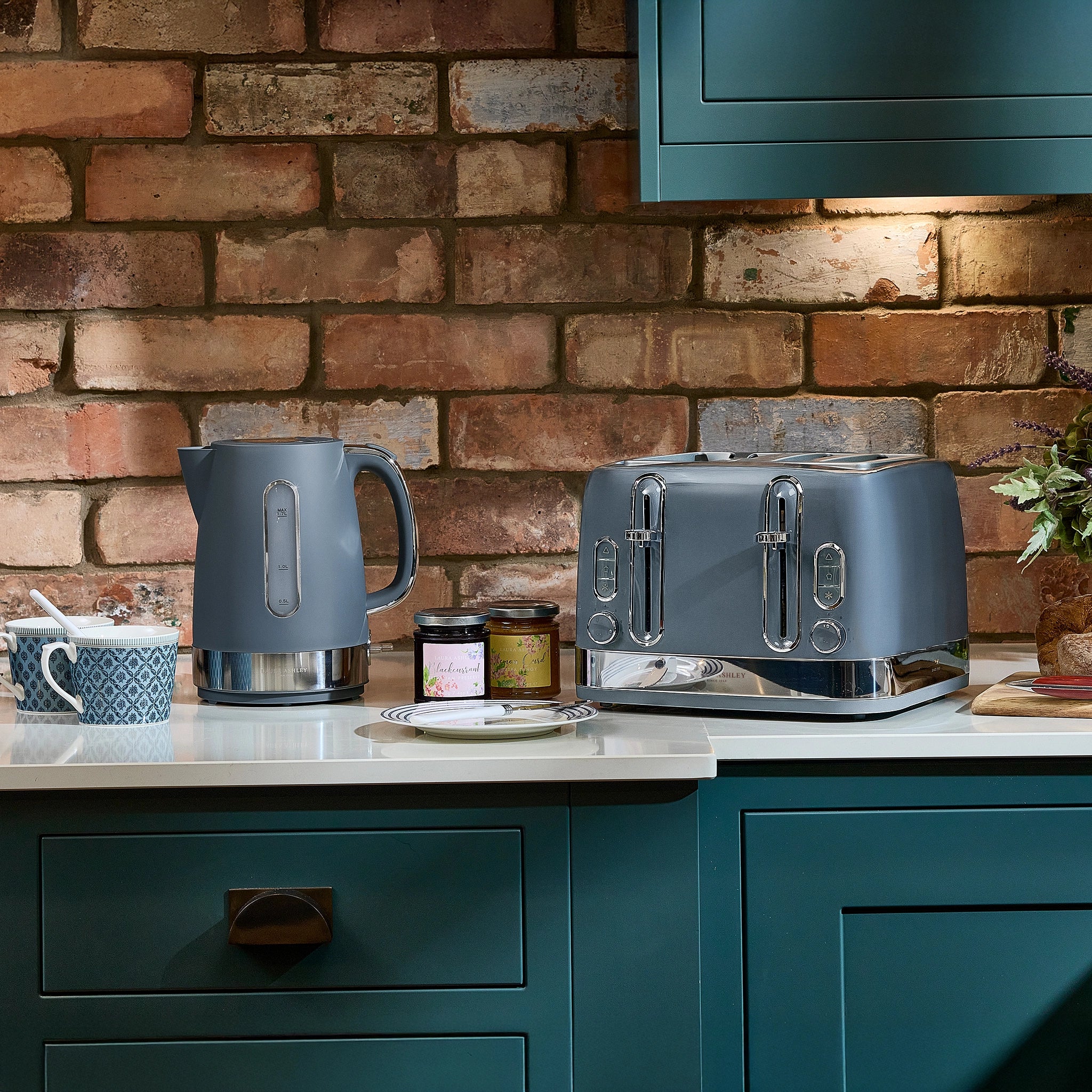 Laura Ashley Solid Jug Kettle