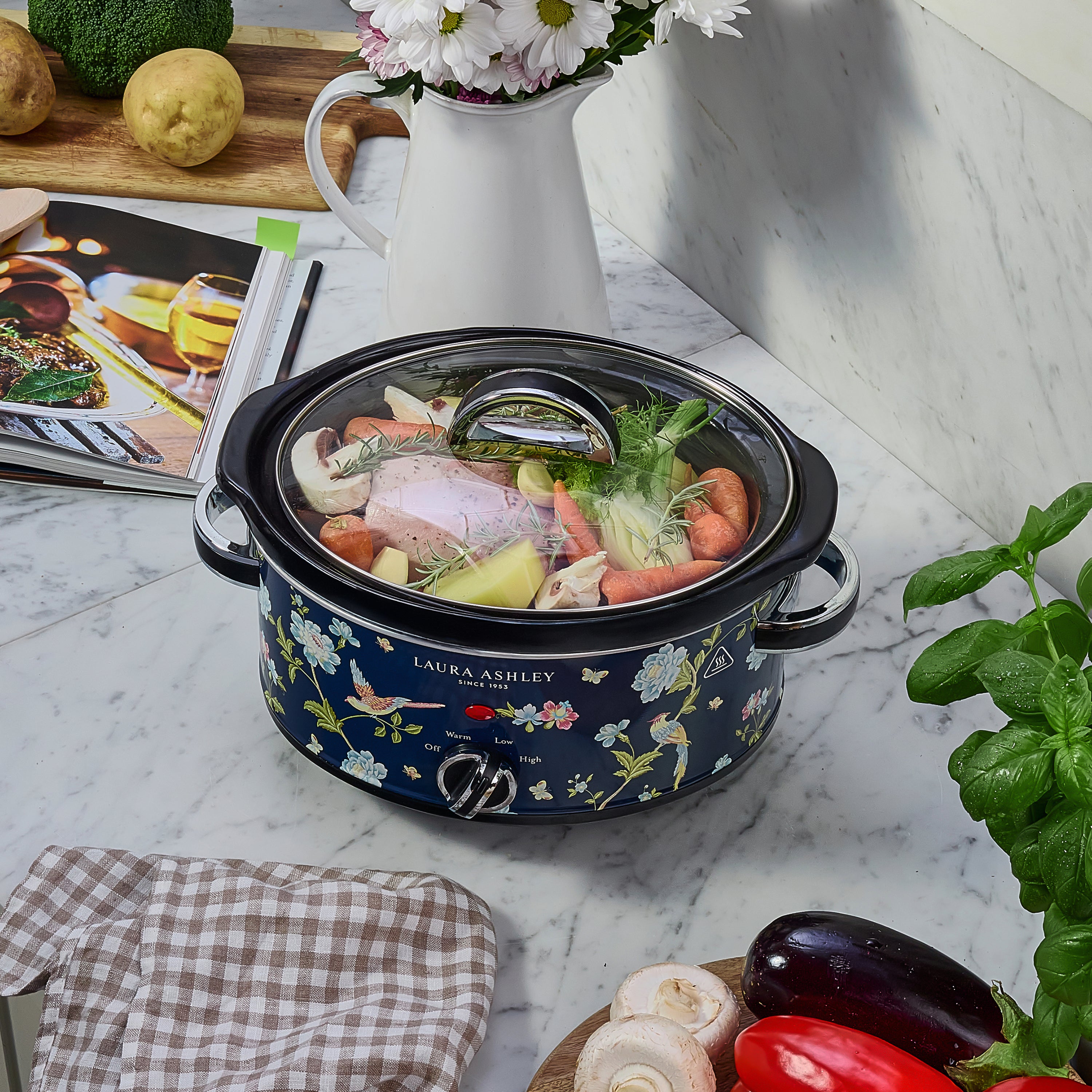 Laura Ashley’s 3.5L Slow Cooker – Adjustable Heat & Keep-Warm