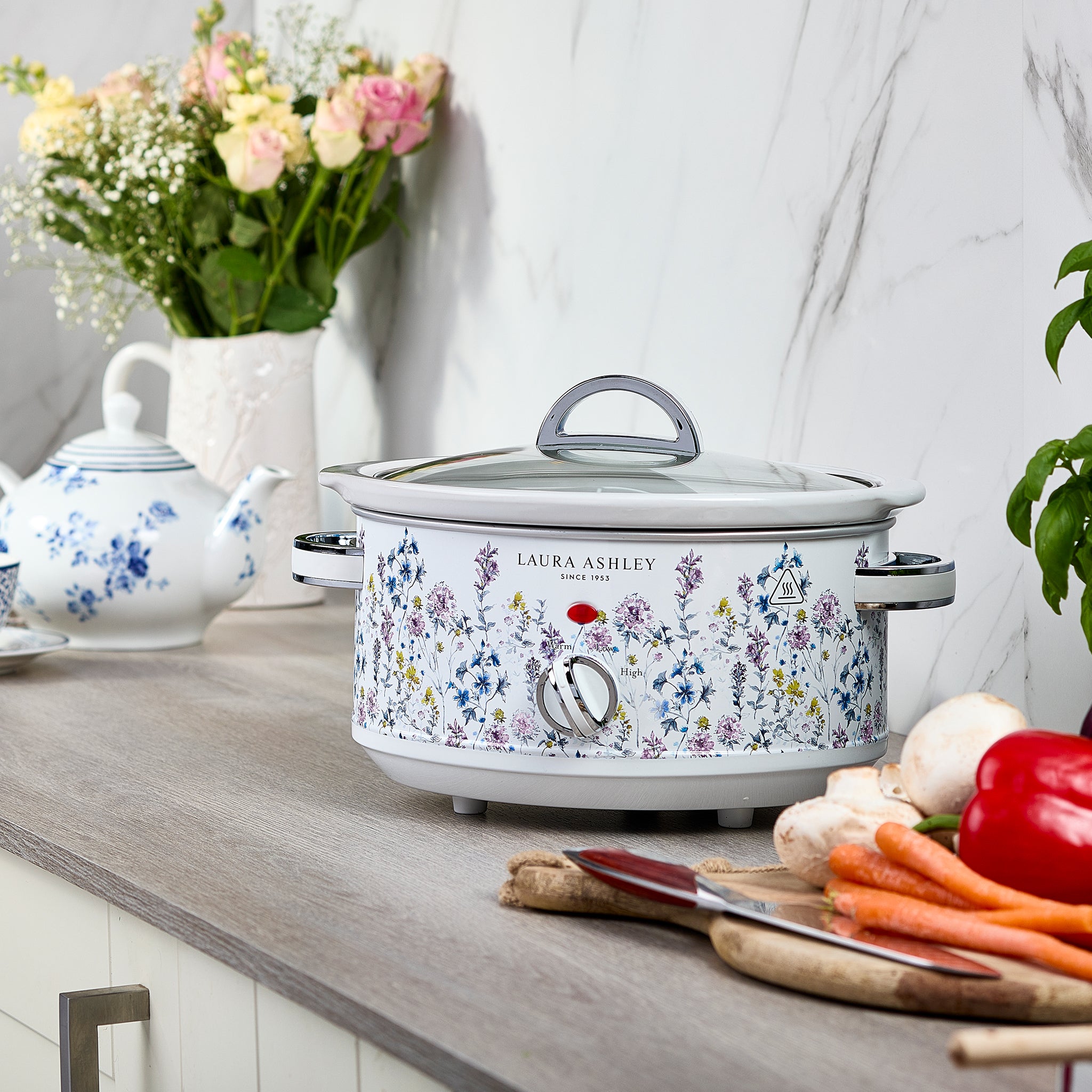 Laura Ashley’s 3.5L Slow Cooker – Adjustable Heat & Keep-Warm