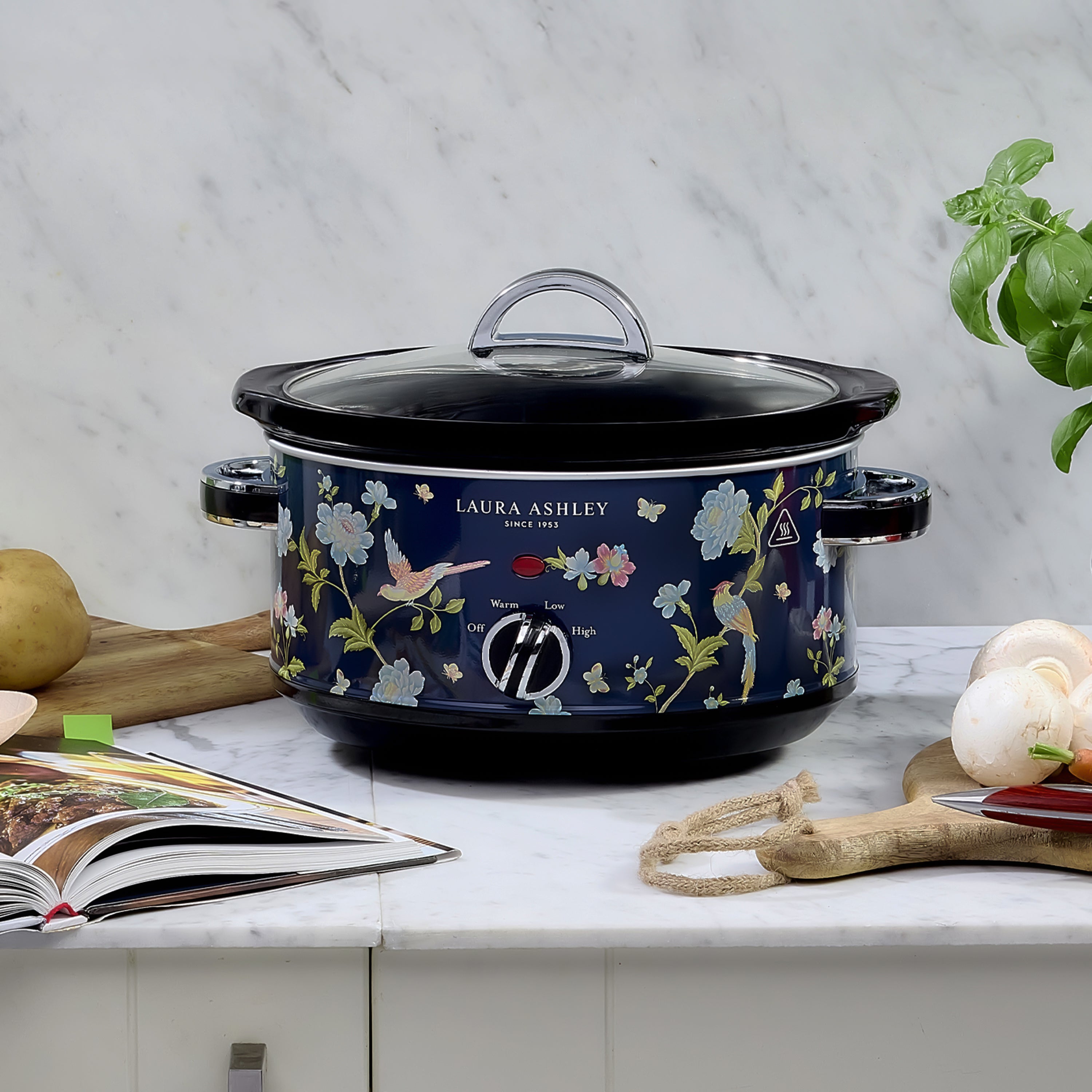 Laura Ashley’s 3.5L Slow Cooker – Adjustable Heat & Keep-Warm