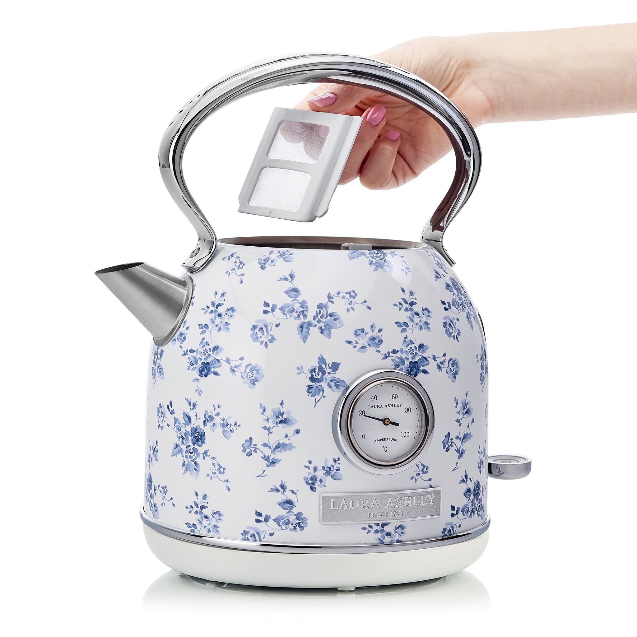 Laura Ashley’s 1.7L Dome Kettle – Fast Boil & Temperature Gauge