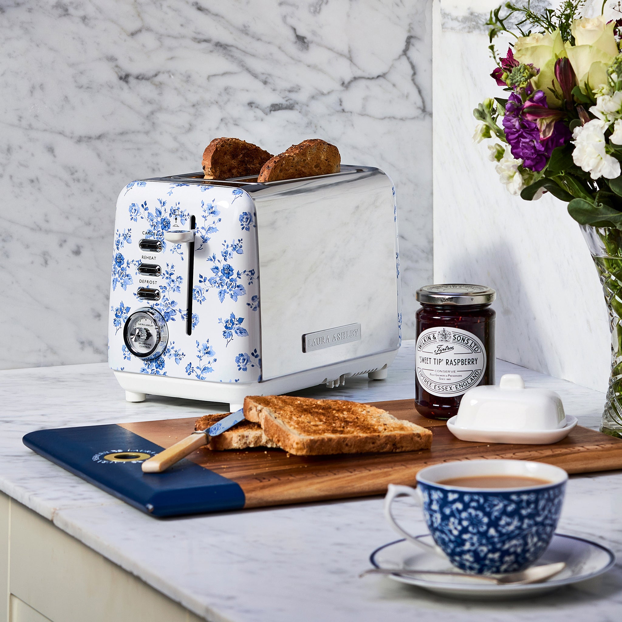 Laura Ashley’s 2-Slice Toaster – Multi-Function & 7 Heat Settings