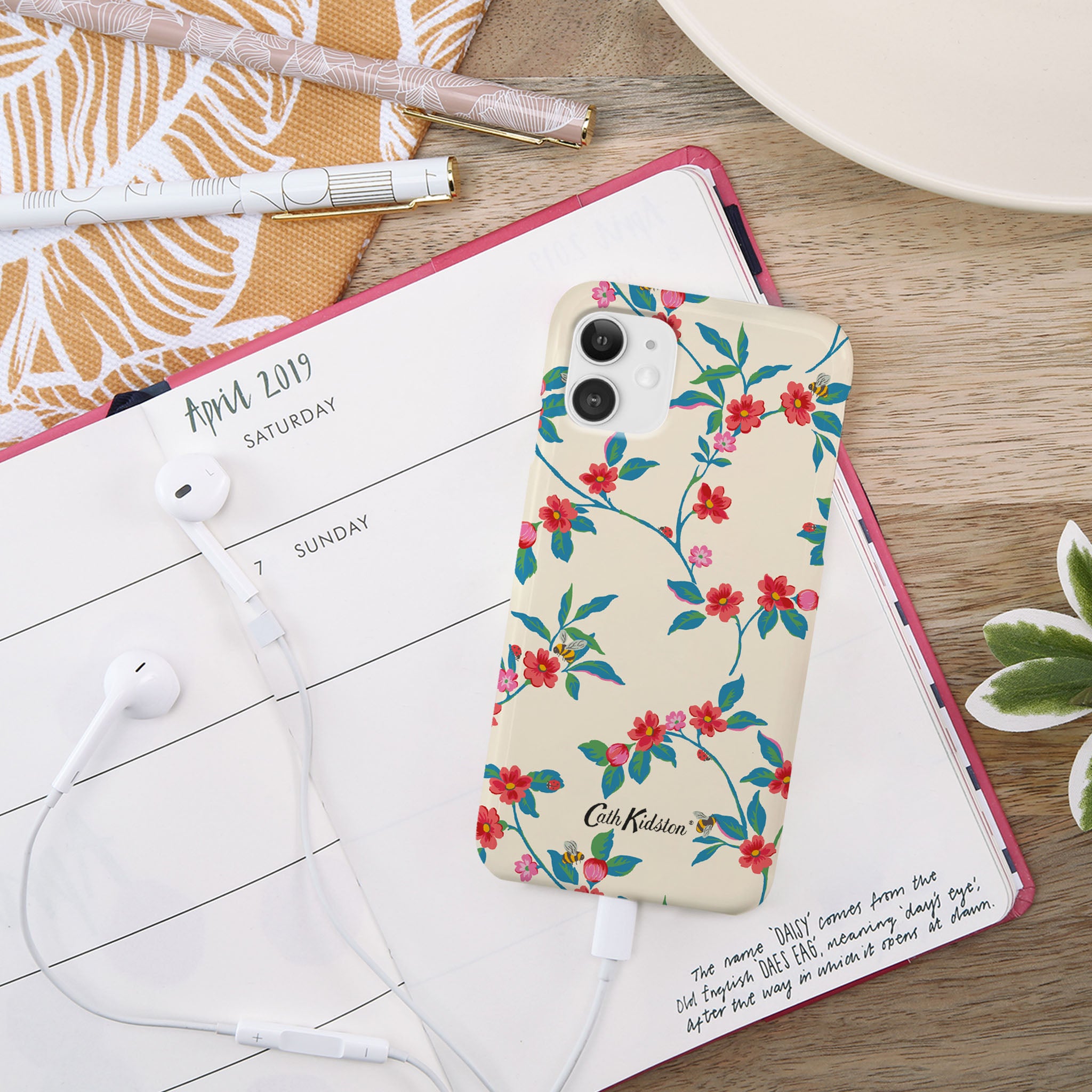 The MYVQ iPhone series 11 premium high gloss scratch-resistant phone case. Featuring a luxurious microfiber insert to cradle and protect your smartphone device.  